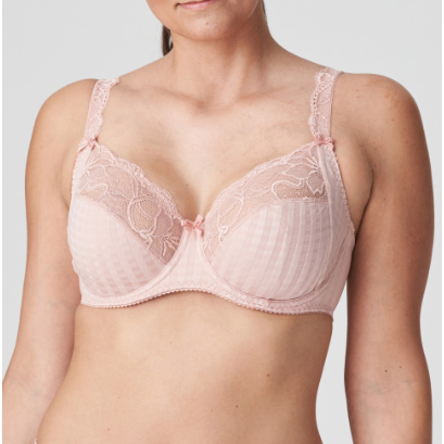 Three-piece full cup bra in a lovely gingham, with flirty lace at the cleavage and straps. Powder Rose is a romantic shade of pink with stylish, glittery details.